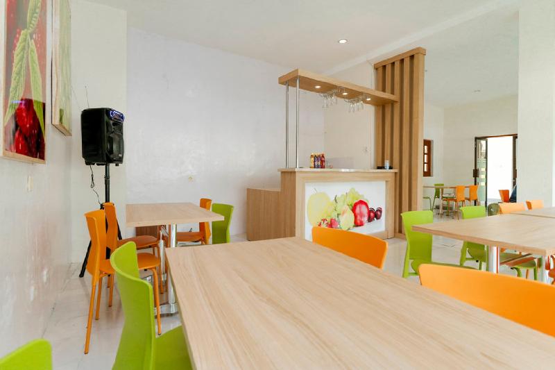 Pensjonat Reddoorz Plus @ Slamet Riyadi