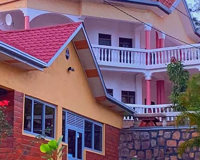 پانسیون Romalo Hotel & Apartments