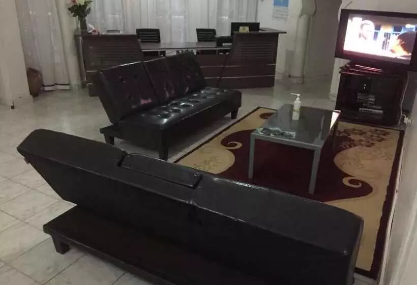 پانسیون Romalo Hotel & Apartments