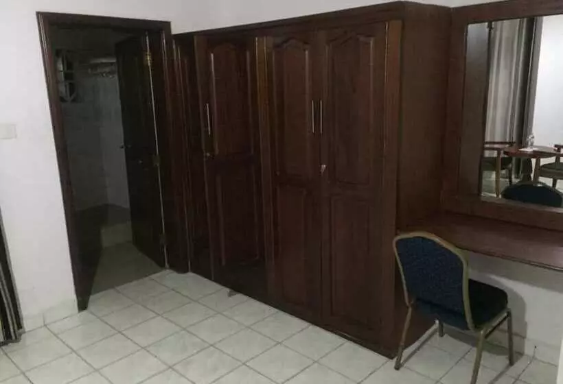 پانسیون Romalo Hotel & Apartments