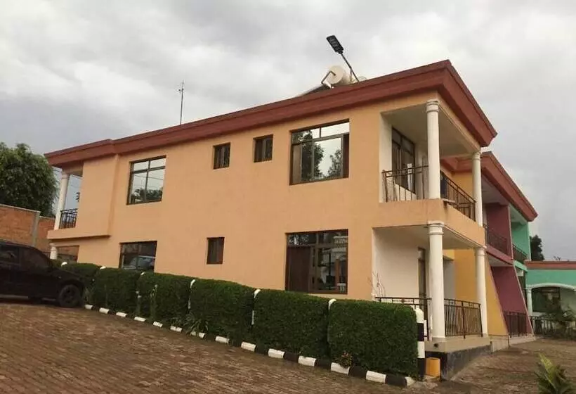 پانسیون Romalo Hotel & Apartments