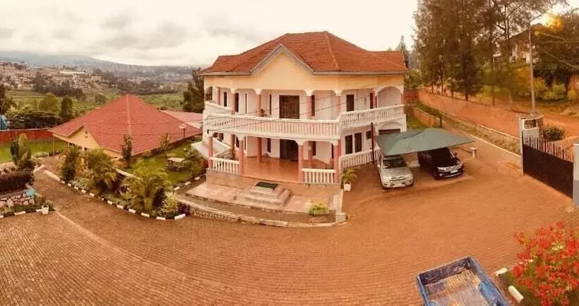 پانسیون Romalo Hotel & Apartments