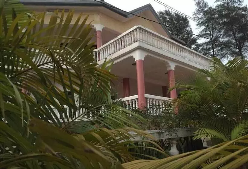 پانسیون Romalo Hotel & Apartments