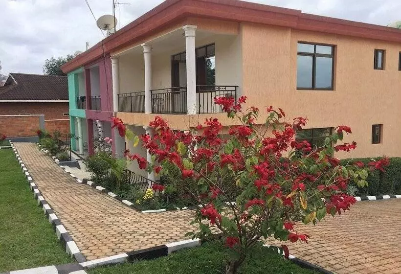 پانسیون Romalo Hotel & Apartments