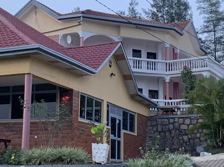 پانسیون Romalo Hotel & Apartments