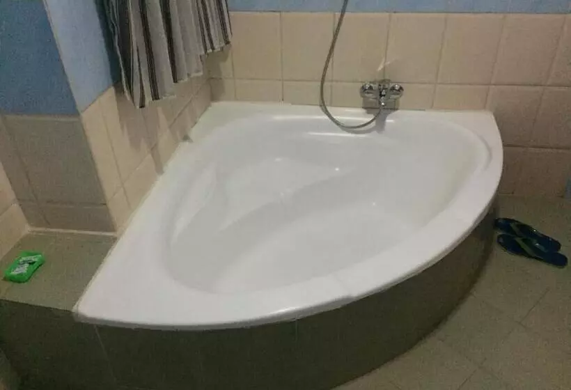 پانسیون Romalo Hotel & Apartments