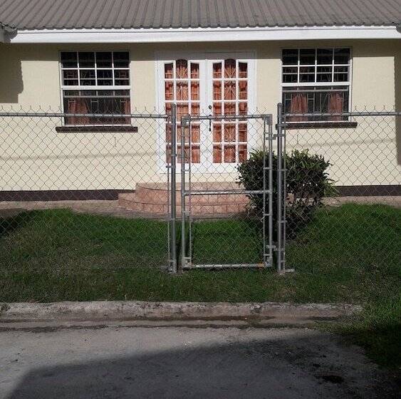 پانسیون Sue's Homestay