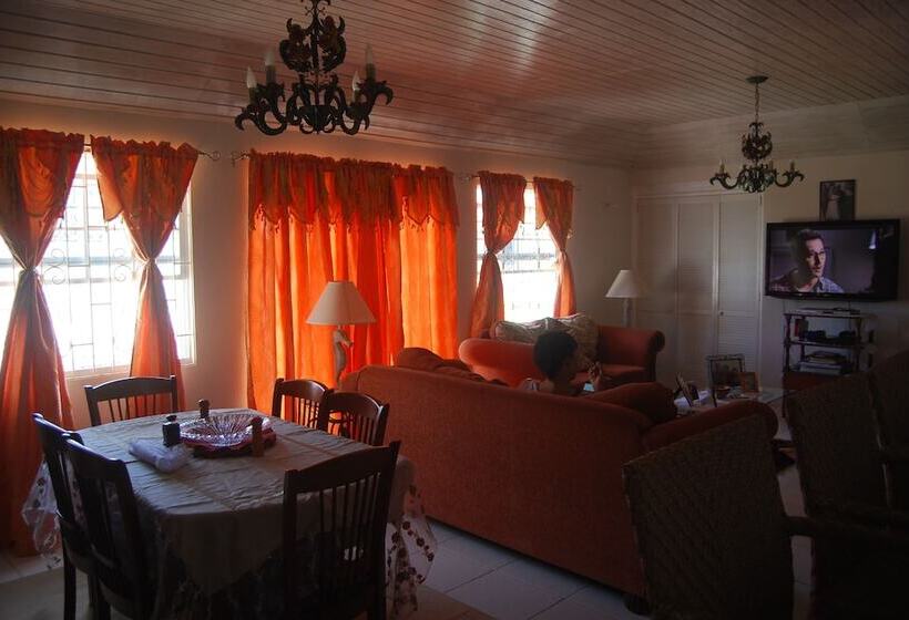 پانسیون Sue's Homestay