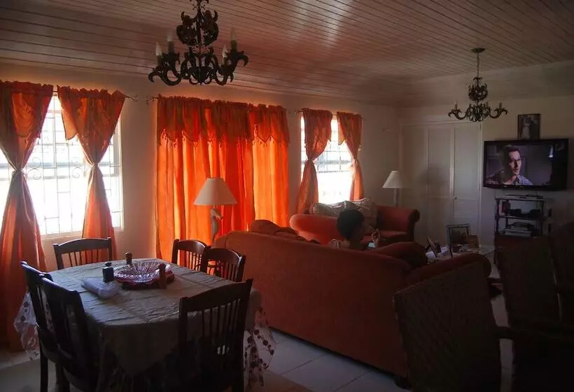 پانسیون Sue's Homestay