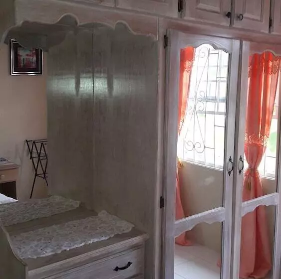 پانسیون Sue's Homestay