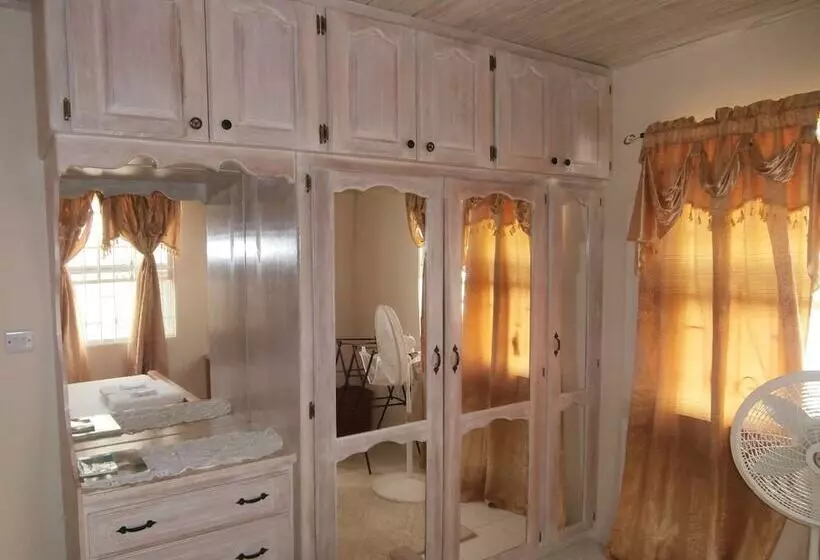 پانسیون Sue's Homestay