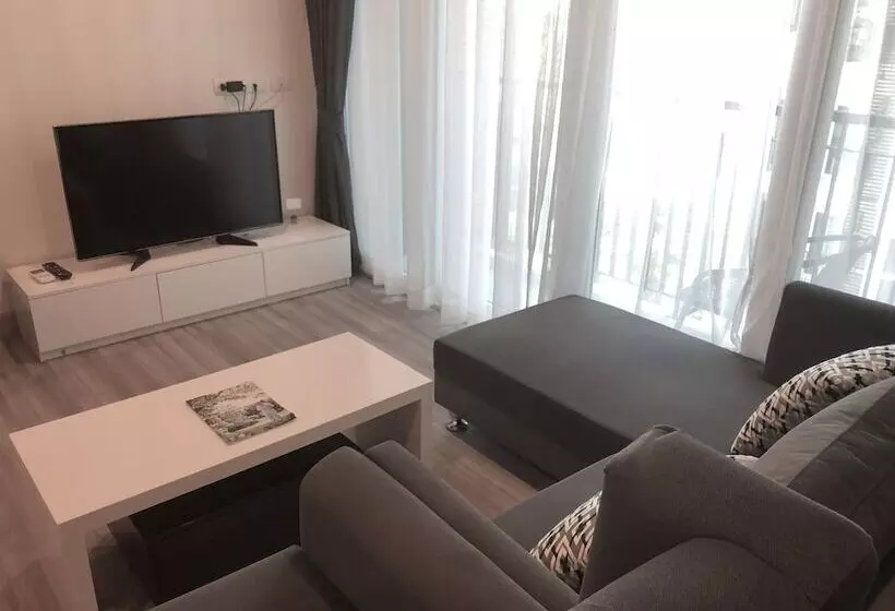 The Prio Condo By Loto