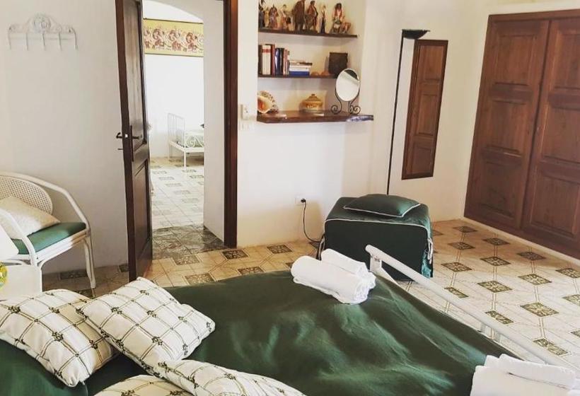 민박 La Villa Rossa