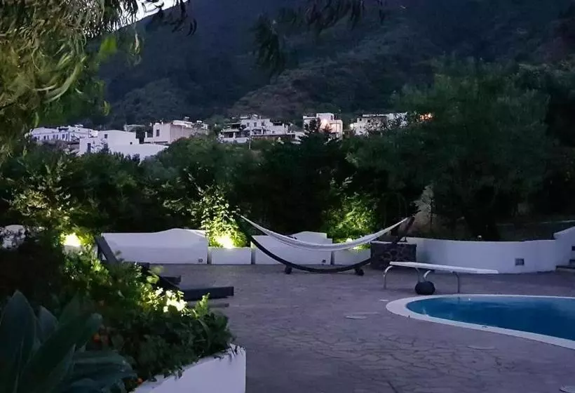 ベッドアンドブレックファースト La Villa Rossa