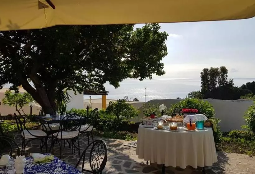 ベッドアンドブレックファースト La Villa Rossa