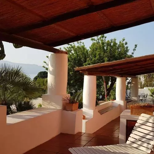 ベッドアンドブレックファースト La Villa Rossa