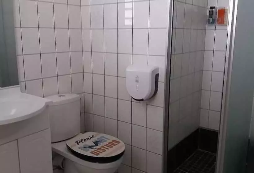 تختخواب و صبحانه Vi Get' S