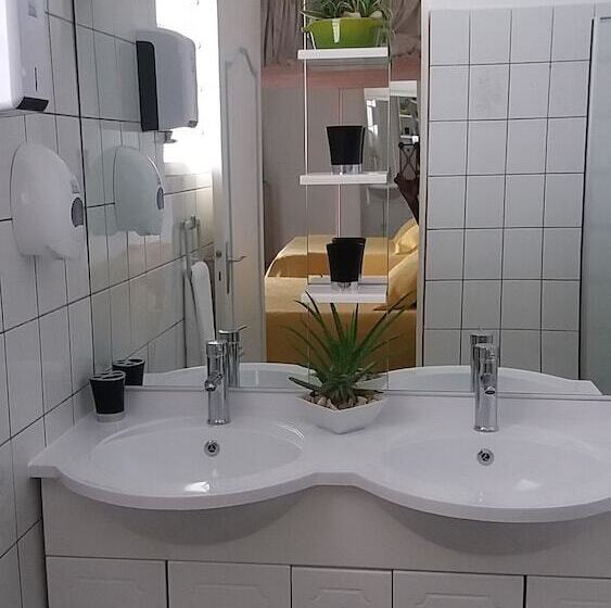 تختخواب و صبحانه Vi Get' S