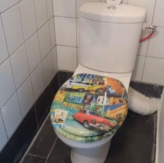 تختخواب و صبحانه Vi Get' S