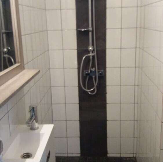 تختخواب و صبحانه Vi Get' S