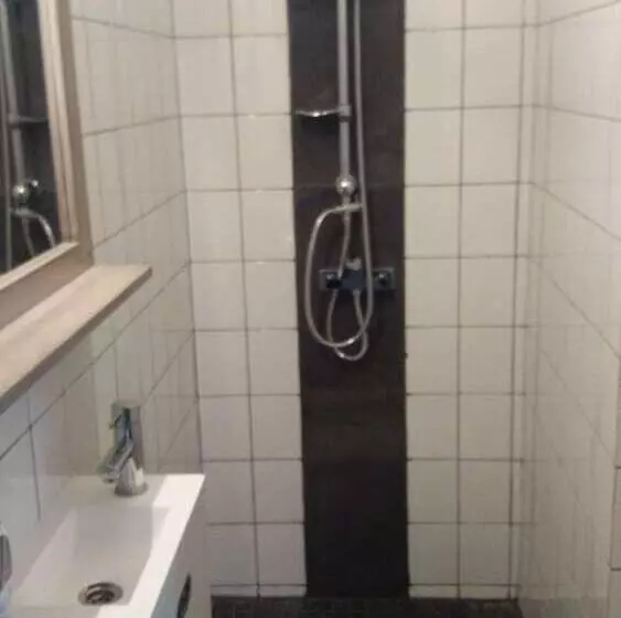 تختخواب و صبحانه Vi Get' S