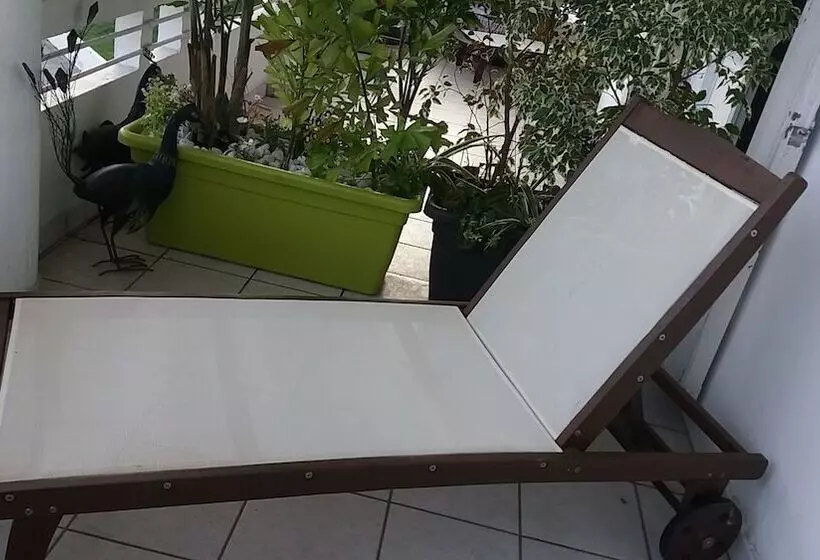 تختخواب و صبحانه Vi Get' S