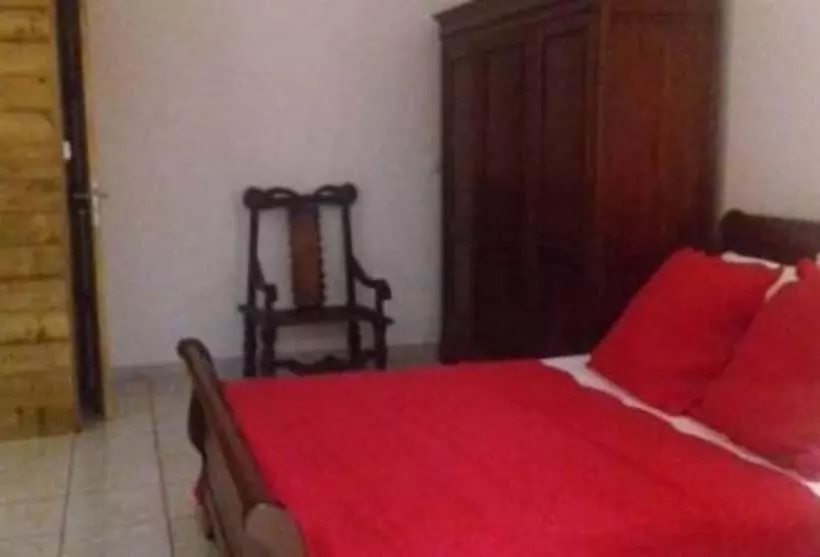 تختخواب و صبحانه Vi Get' S