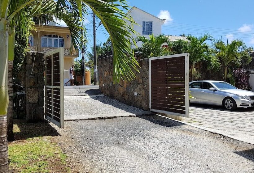 Blue Ocean Suites & Apartments