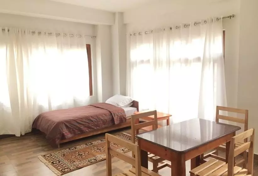 Choni Apartment