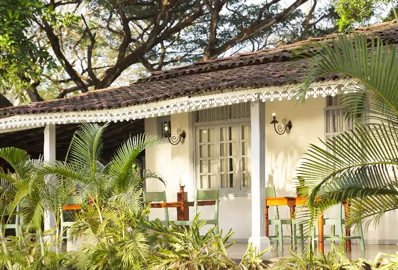 Hostelli Villa Marina Lodge & Condos