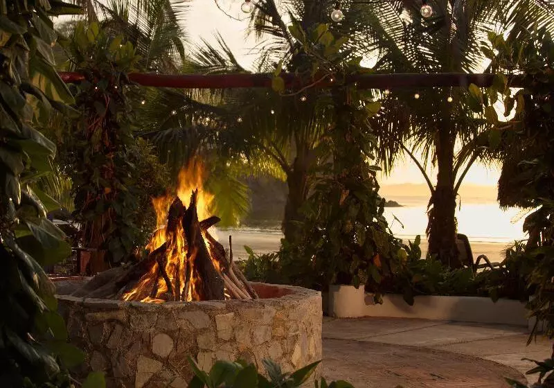 Hostelli Villa Marina Lodge & Condos