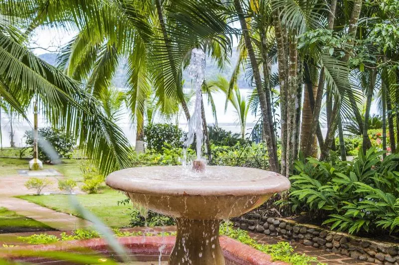 Hostelli Villa Marina Lodge & Condos