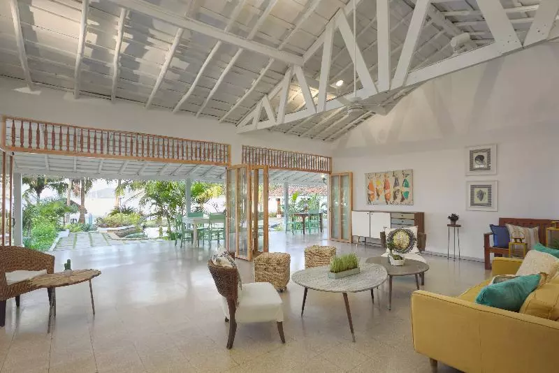 Hostelli Villa Marina Lodge & Condos