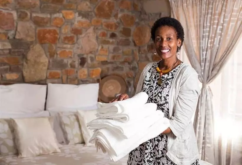 هتل A New Earth Guest Lodge