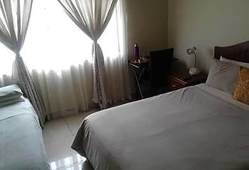 هتل A New Earth Guest Lodge