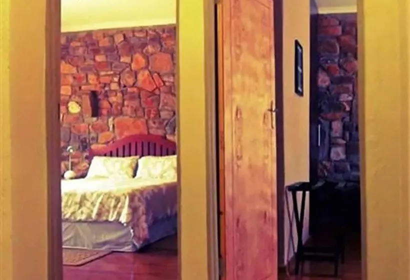 هتل A New Earth Guest Lodge