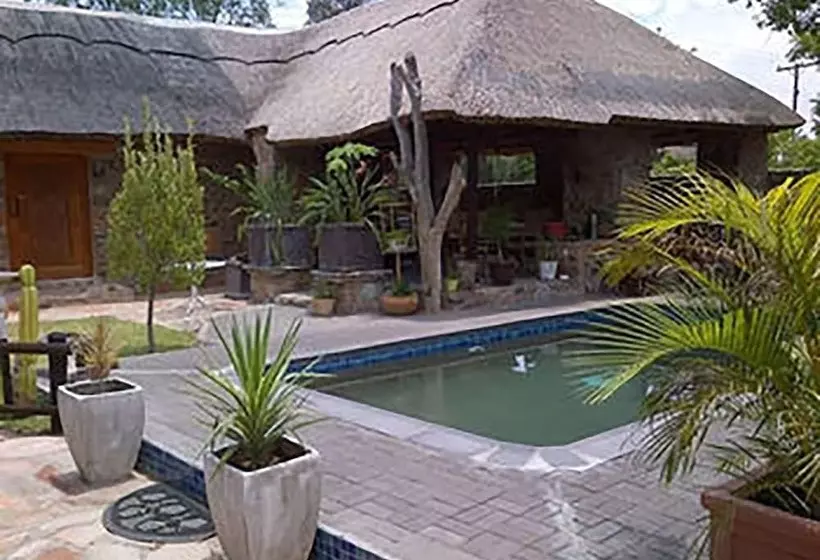 هتل A New Earth Guest Lodge