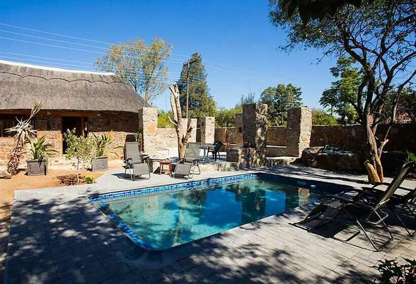 هتل A New Earth Guest Lodge