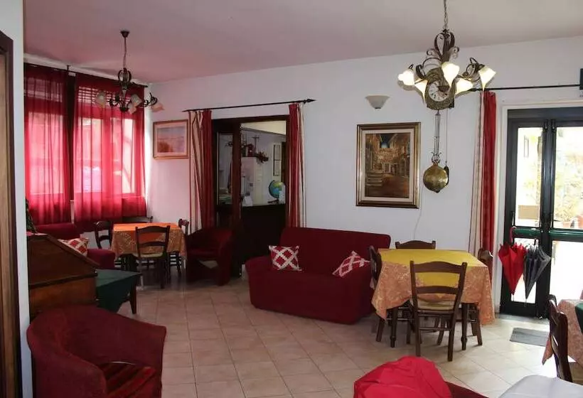 ホテル Albergo Ristorante Pizzeria La Bocca Di Bacco