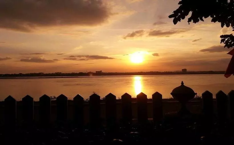 هتل Daosavanh Resort & Spa