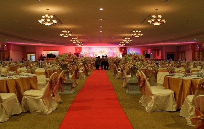 هتل Daosavanh Resort & Spa