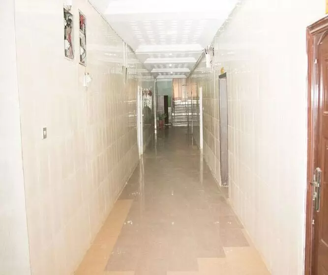 هتل Josto's Place
