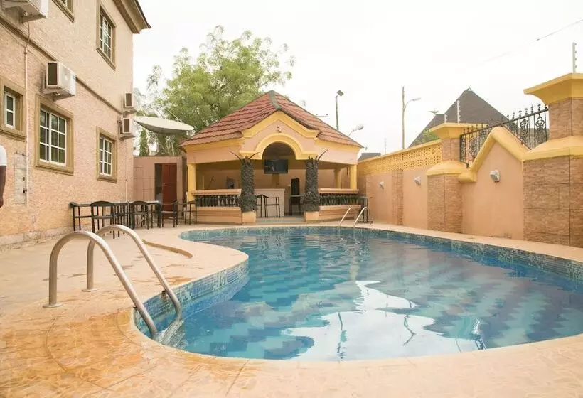 هتل Josto's Place