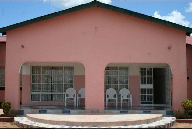 هتل Kwesu Guest House