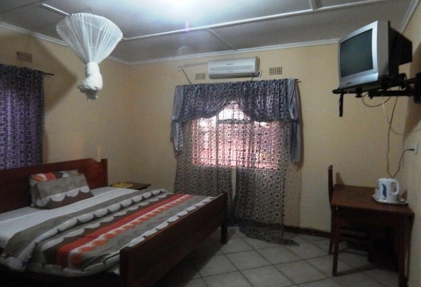 هتل Kwesu Guest House