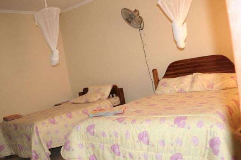 هتل Kwesu Guest House