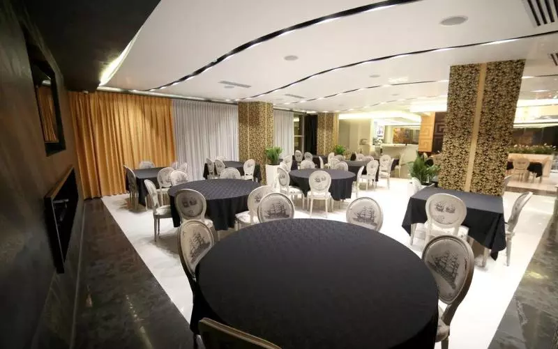 هتل Palace Vlore