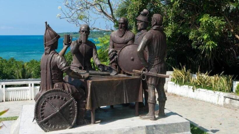 בית מלון כפרי Wregent Plaza