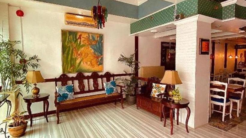 בית מלון כפרי Wregent Plaza