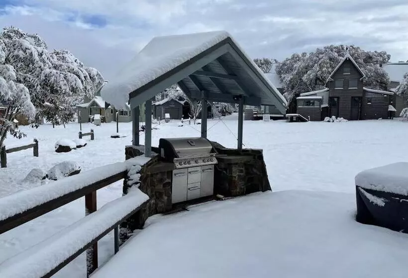 Banjo S Chalet, Alpine Getaways